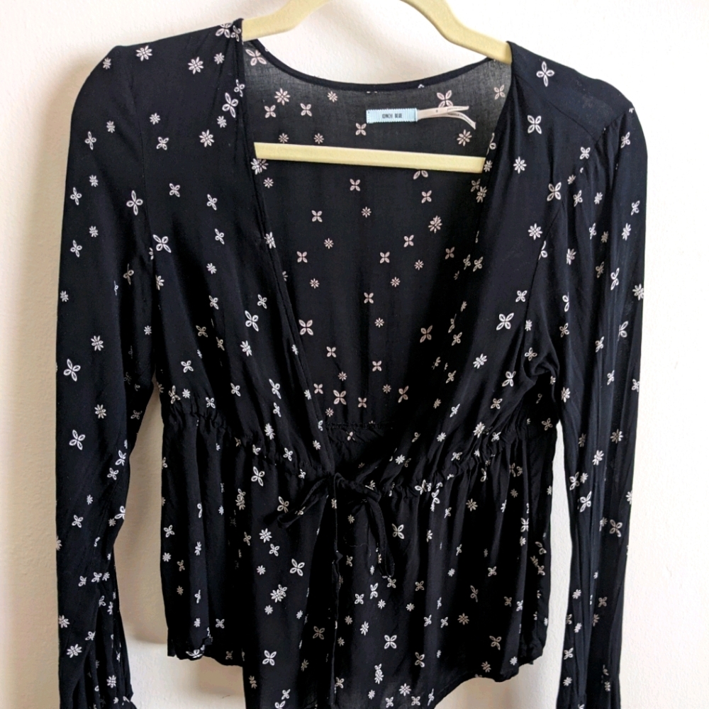Kimchi blue black top
